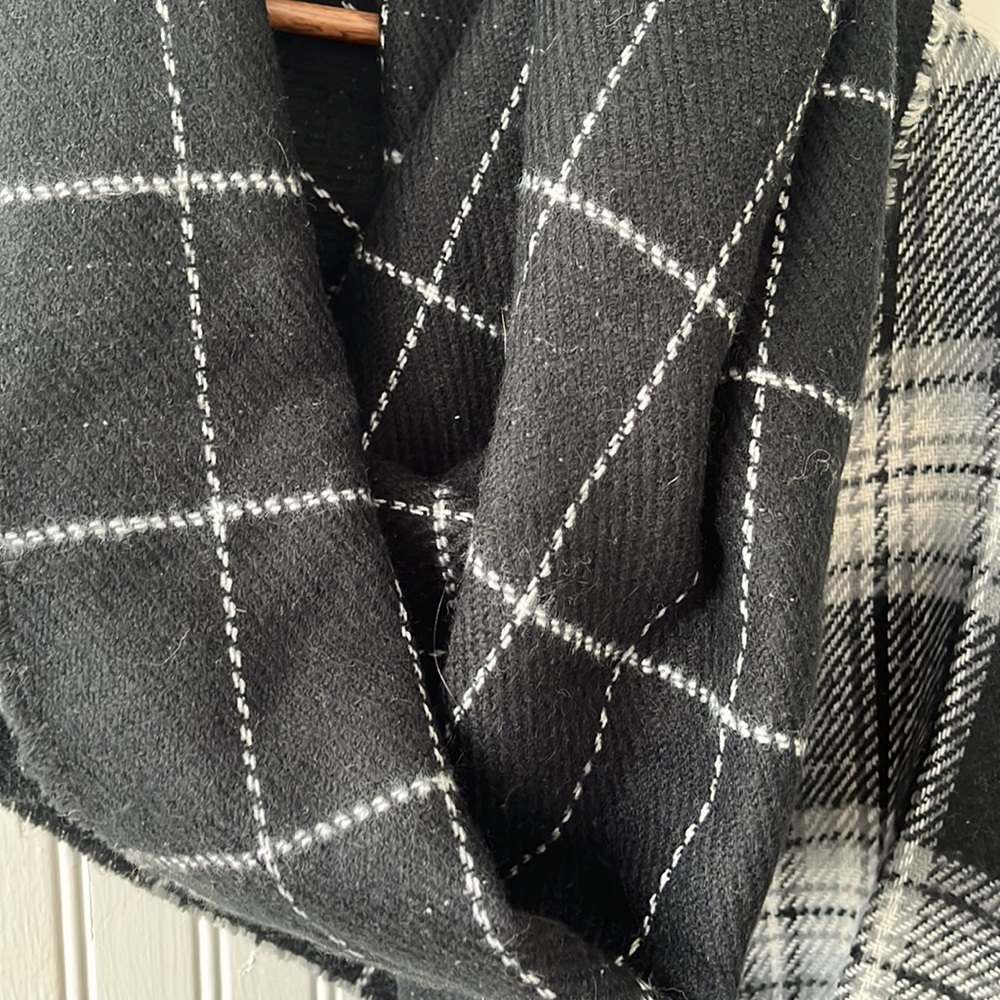 Scarf - Picture 4 of 4